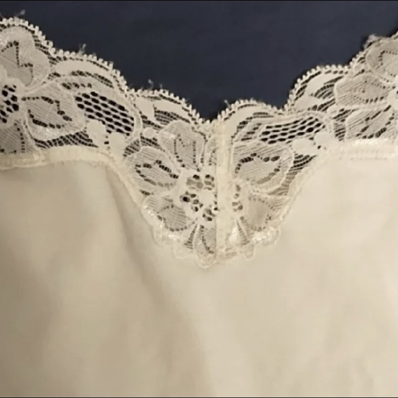 Lace-Trimmed Camisole in Cream - Picture 5 of 7